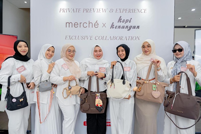 Brand Lokal merche Rilis Bag Charm Bertema Kopi