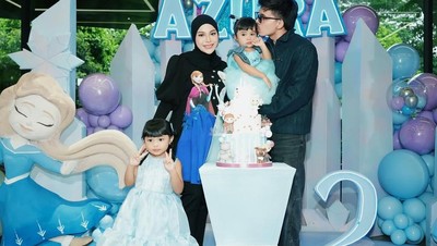Meriahnya Ultah Azura, Atta dan Aurel Siapkan Cake Frozen