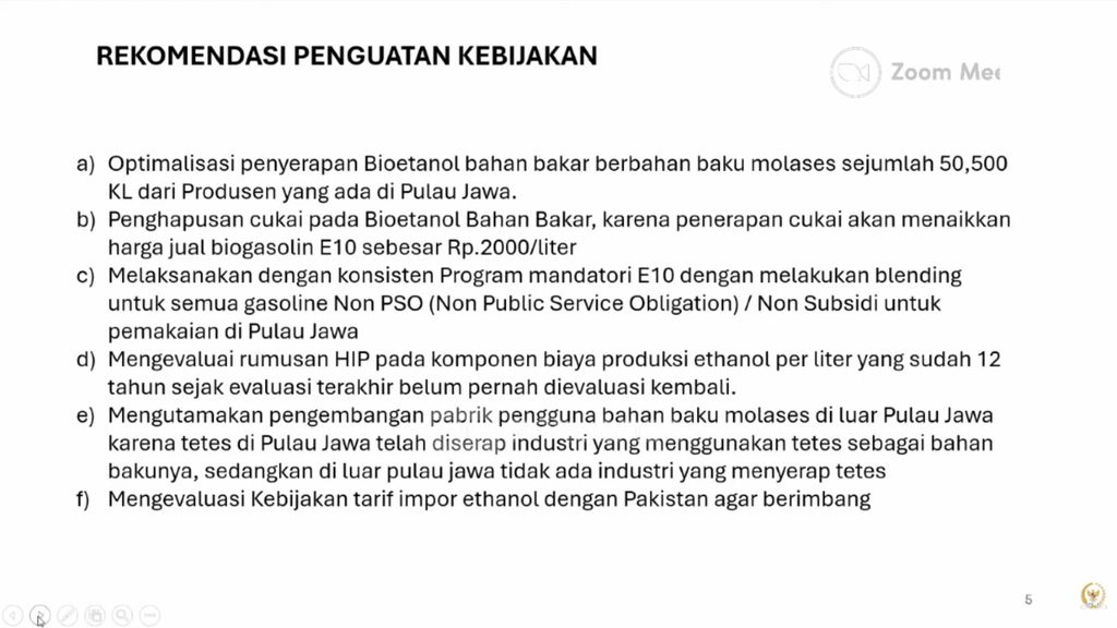 Paparan Ketua Umum Asosiasi Produsen Spiritus dan Ethanol Indonesia (APSENDO) Izmirta Rachman dalam rapat dengar pendapat dengan Komisi VII DPR RI, Jakarta, Rabu (12/11/2025). (Tangkapan Layar Youtube/Komisi VII DPR RI Channel)