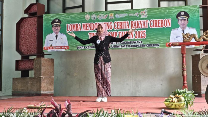 Pelaksanaan lomba dongeng anak di Kabupaten Cirebon