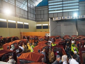 Tukang Becak di Jepara Terima Bantuan 100 Becak Listrik dari Prabowo