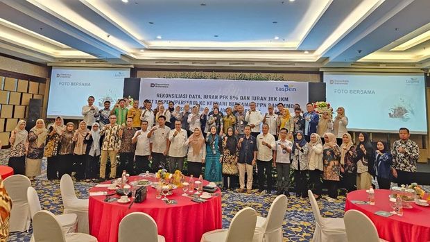 Pemkot Kendari mendapatkan penghargaan dari PT Taspen (Persero). Pemkot Kendari mendapatkan penghargaan dari PT Taspen (Persero).