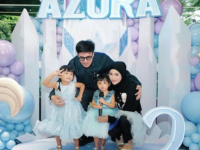 Potret Ulang Tahun Ke-2 Azura Putri Aurel Hermansyah dan Atta Halilintar