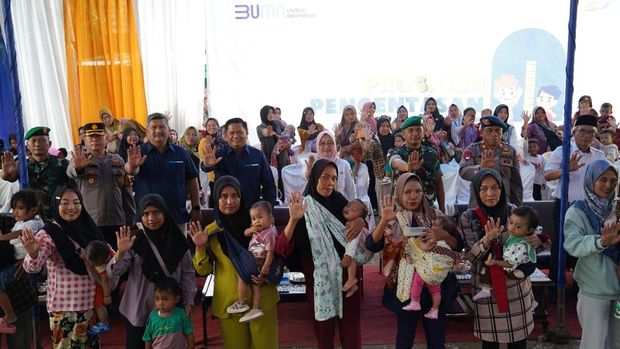 PTPN IV PalmCo memberikan bantuan kesehatan ke masyarakat. (Dok PTPN IV PalmCo)