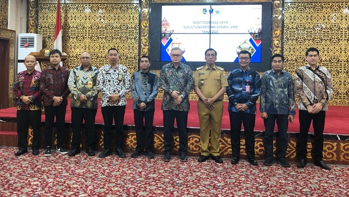 Rakor GTRA Provinsi Jambi Tahun 2025 saat menjalani foto bersama
