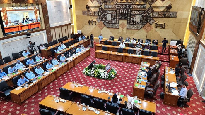Komisi IX DPR menggelar rapat dengar pendapat (RDP) dengan Badan Gizi Nasional (BGN), di Komisi IX DPR, Jakarta, Rabu (12/11/2025).