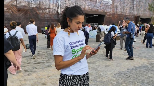 Sejumlah masyarakat sipil menggelar unjuk rasa di COP30 Brasil