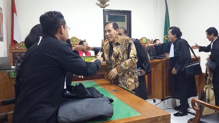 Terdakwa Bambang Raya saat sidang putusan di Pengadilan Negeri Semarang, Rabu (12/11/2025).