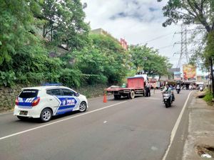 Truk Mogok di Tanjakan Titoti Ciputat, Sempat Ganggu Lalin