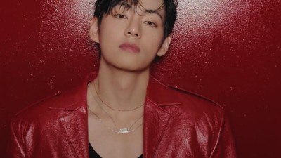 Gantengnya V BTS Jadi Global Ambassador Cushion Viral TIRTIR, Pamer Otot