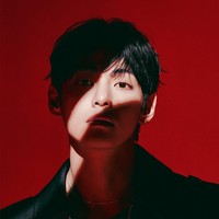 “Ekspresi dan kepekaan V sangat selaras dengan arah TirTir dalam individualitas dan keberagaman,” ungkap perwakilan TIRTIR saat mengungkap alasan V BTS jadi global ambassador. Foto: dok. TIRTIR