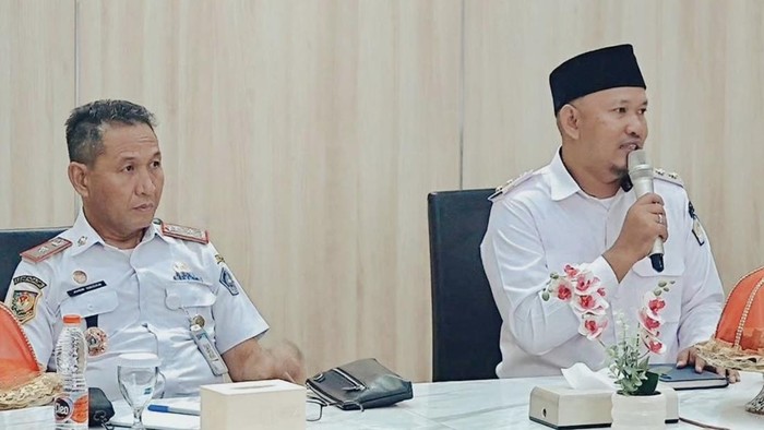 Wakil Wali Kota Kendari Sudirman memimpin langsung rapat koordinasi membahas kesiapan titik pantau dan strategi lintas sektor.