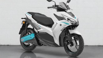 Yamaha Aerox Listrik Meluncur, Jarak Tempuh 106 Km Sekali Ngecas!