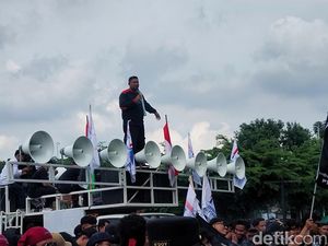 Aksi Buruh di Majalengka: Tuntut Upah Naik-Disnaker Dipisah