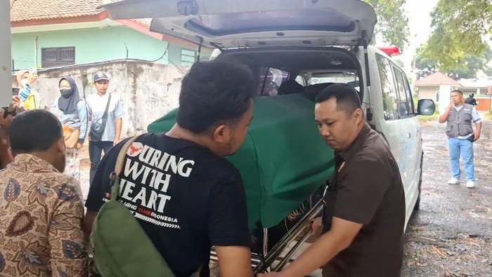 Anak disabilitas korban pengeroyokan meninggal dunia.