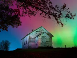 Cantiknya Warna-warni Aurora di Langit Amerika, Eropa, hingga Australia