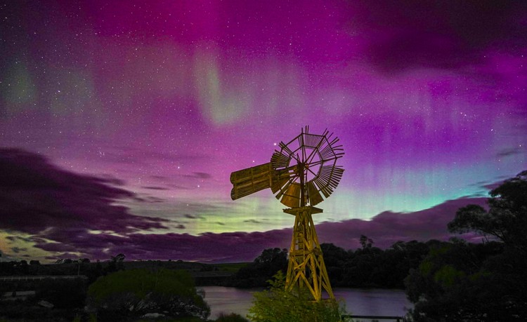 Aurora di Selandia Baru dan Australia November 2025