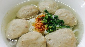 Maknyus! 10 Bakso Gepeng Berkuah Bening Gurih Rp 15 Ribuan