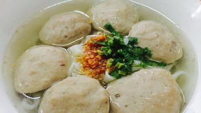 Maknyus! 10 Bakso Gepeng Berkuah Bening Gurih Rp 15 Ribuan