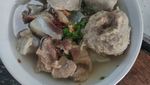 Maknyus! 10 Bakso Gepeng Berkuah Bening Gurih Rp 15 Ribuan