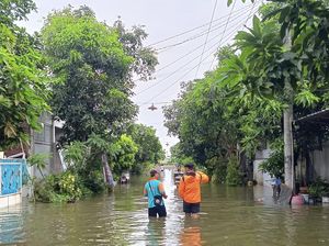 Dua Titik Tanggul Kali Cermen Jebol, Ratusan Rumah di Gresik Terendam