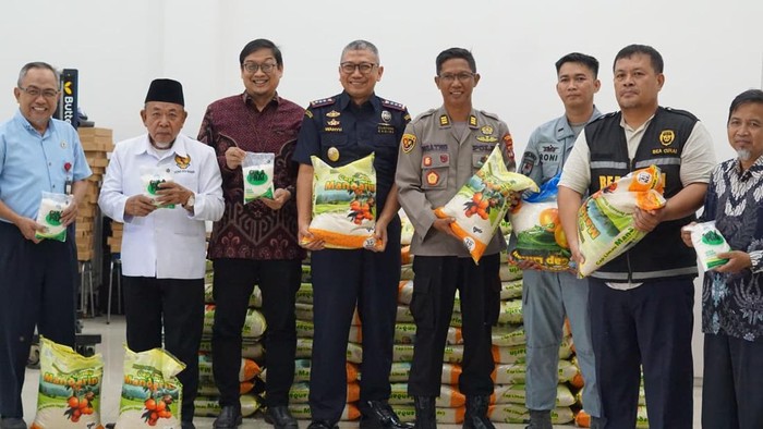 Beras dan gula yang dihibahkan ke 400 KK di Tarakan