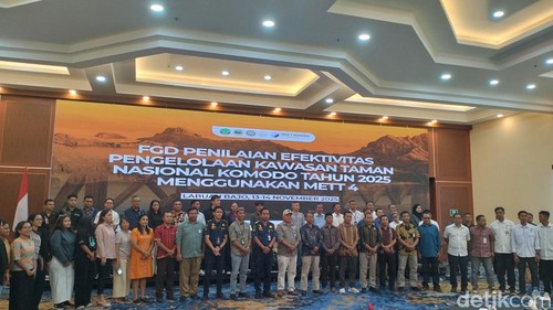 Peserta kegiatan penilaian efektivitas pengelolaan kawasan Taman Nasional Komodo (TNK) tahun 2025, di Labuan Bajo, Manggarai Barat, NTT, Kamis (13/11/2025).