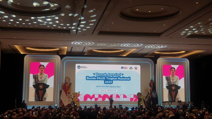 Bu Wapres dalam acara Apresiasi Bunda PAUD Nasional di Hotel Sultan, Senayan, Jakarta Pusat, Kamis (13/11/2025).
