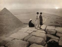 Foto-foto Jadul Ini Punya Kisah Mencengangkan di Baliknya!