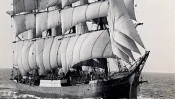 Kapal layar komersial terakhir di dunia, Pamir, mengitari Tanjung Horn untuk terakhir kalinya pada tahun 1949 Foto: Boredpanda