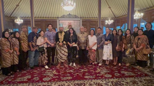 Foto KGPH Mangkubumi dinobatkan sebagai PB XIV
