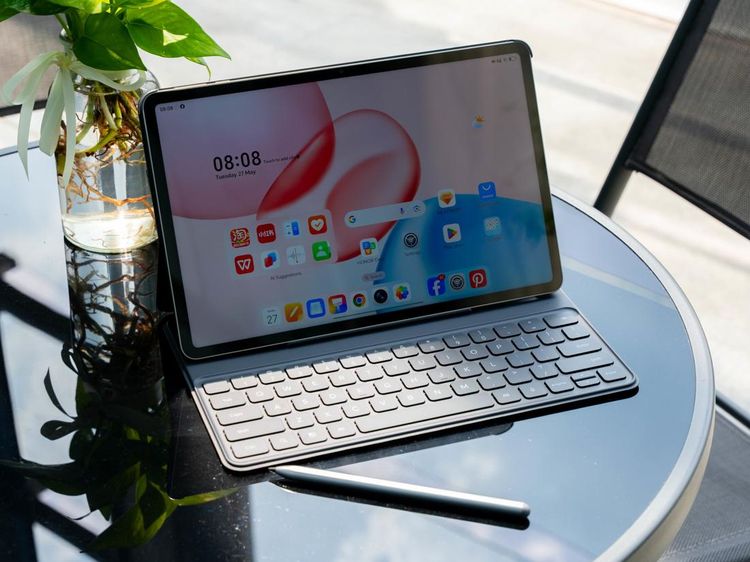 Pesona Honor Pad 10, Tablet Ringan yang Menawan