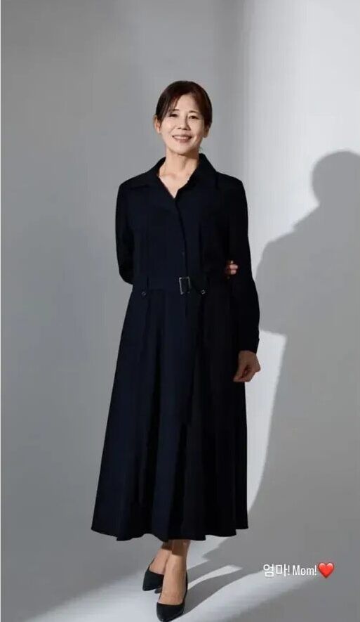 Ibu Han Hyo Joo memulai debut jadi artis.