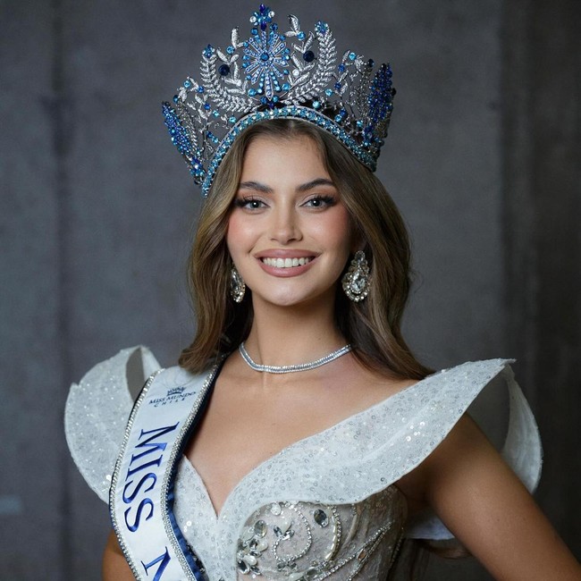 Potret Cantik Penyanyi Death Metal Viral Kini Jadi Miss World Chili 2025