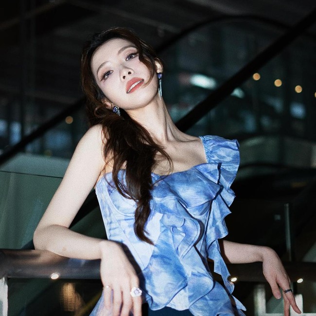 Potret Cantik Dewi eSports yang Curi Perhatian di Acara LoL Worlds 2025