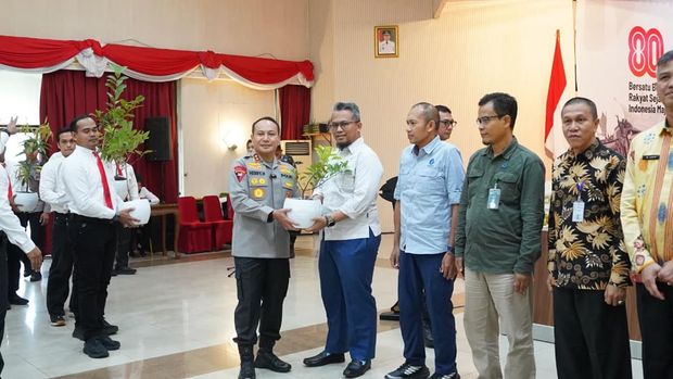 Kapolda Riau Irjen Pol Herry Heryawan membuka pelatihan bagi penyidik/penyidik pembantu dan PPNS di Gedung Balai Serindit, Pekanbaru, Kamis (13/11/2025).