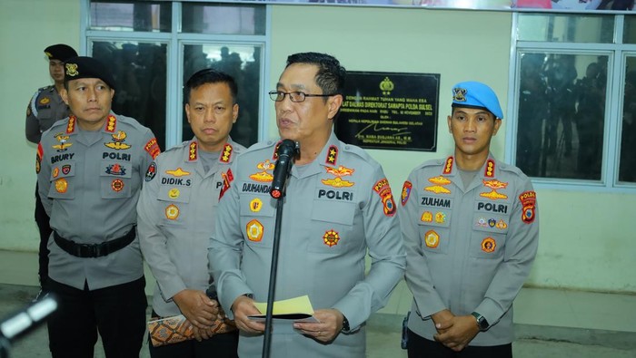 Kapolda Sulsel Irjen Djuhandhani Rahardjo Puro.