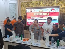 Polrestabes Palembang Musnahkan 1,1 Kg Sabu, Dua Pengedar Diringkus