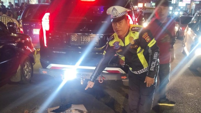 Polisi saat melakukan olah TKP kecelakaan di Lubuklinggau yang tewaskan pemotor