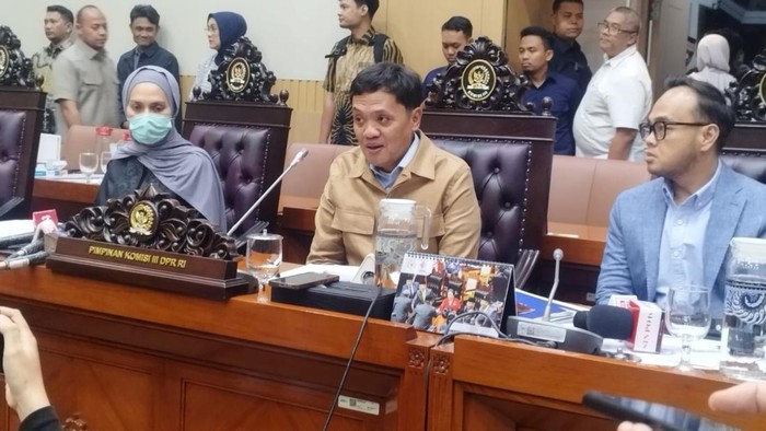 Komisi III DPR dan pemerintah menyepakati revisi KUHAP akan dibawa ke rapat paripurna untuk disahkan menjadi UU, di kompleks parlemen, Senayan, Jakarta, Kamis (13/11/2025).