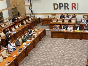 Video: Koalisi Sipil Bakal Laporkan Seluruh Anggota Komisi III DPR ke MKD
