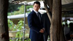 Hyun Bin Karismatik Berambut Klimis di Made In Korea