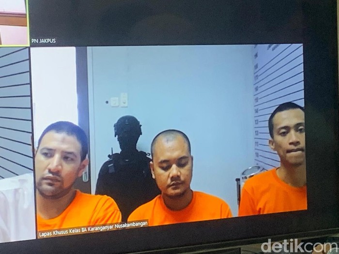 Mantan artis Ammar Zoni alias Muhammad Ammar Akbar meminta dibebaskan dari kasus dugaan penjualan narkotika di Rutan Salemba, Jakarta Pusat. (Mulia/detikcom).