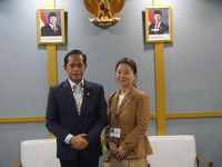 Menyalakan Harapan di Sekolah Tanpa Listrik dan Berlantai Tanah di Sumba Timur