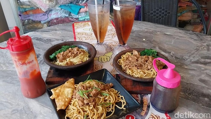 Mi ayam bakar cobek di Majalengka