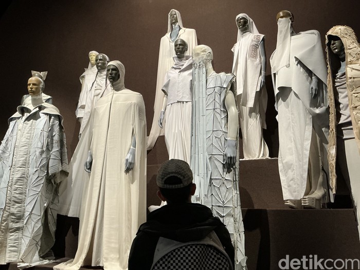 Pameran Fashion Rick Owens Temple of Love