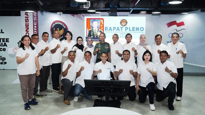 Rapat pleno Pengurus Besar Taekwondo Indonesia (PBTI), dipimpin langsung oleh Ketua Umum PBTI Letnan Jenderal TNI Richard Tampubolon