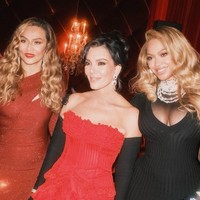 Kris Jenner baru saja merayakan ulang tahunnya yang ke-70 dengan pesta super mewah bertema James Bond 007. Acara ulang tahun ibu Kim Kardashian itu disebut sebagai acara paling glamor tahun ini, bahkan mengalahkan Met Gala. Foto: dok. Instagram @krisjenner