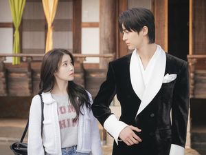 Drakor IU-Byeon Woo Seok Perfect Crown Tayang di Disney+ 2026