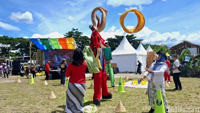 Permainan tradisional babalonan.